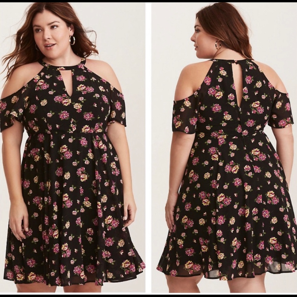 TORRID Cold Shoulder Floral Dress 18 nwot